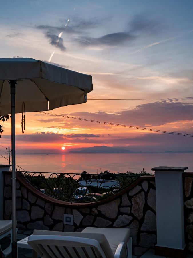 アナカプリ Casa Astra Bed & Breakfast エクステリア 写真