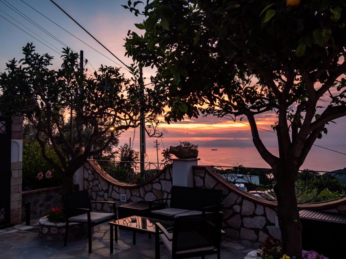 アナカプリ Casa Astra Bed & Breakfast エクステリア 写真